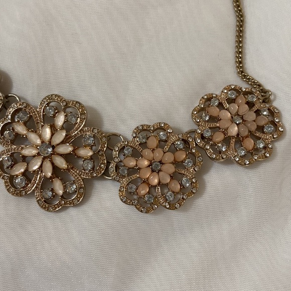 Flower Rhinestone Necklace - Picture 4 of 7